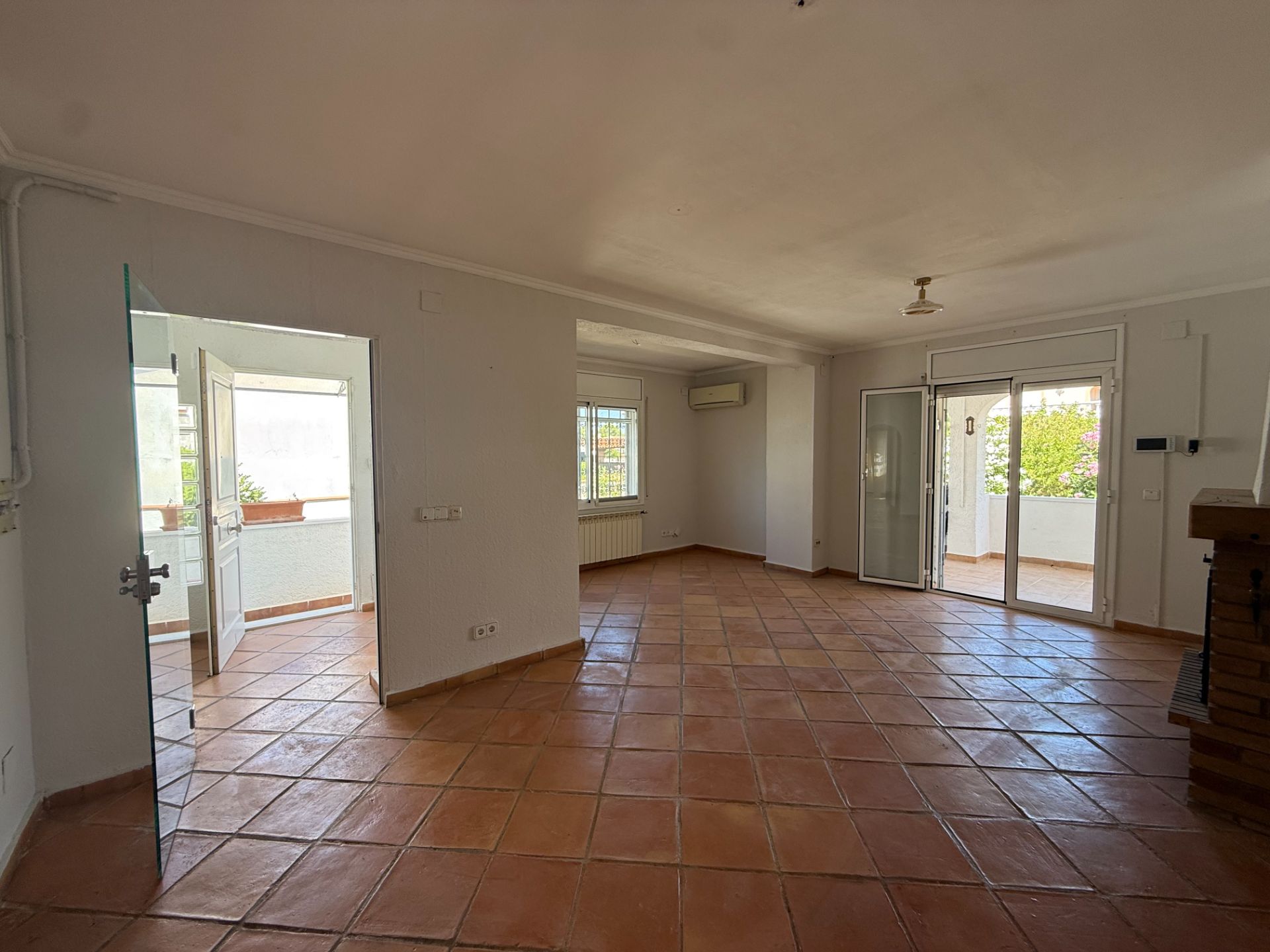 Villa Individuelle avec Deux Maisons - Opportunité d'Investissement dans la Zone de Plage - Image 13